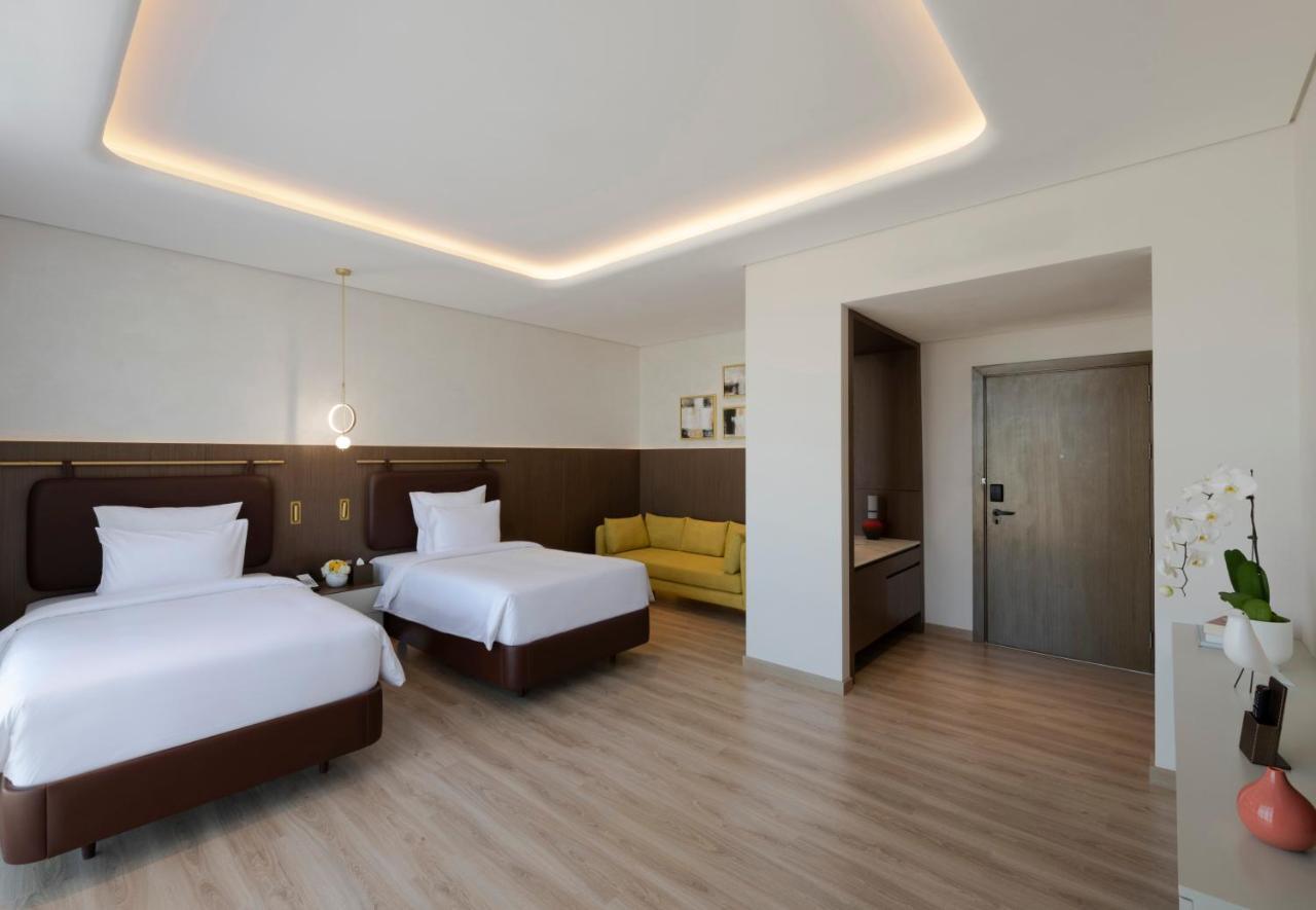 Movenpick Jumeirah Village Triangle Dubaj Zewnętrze zdjęcie